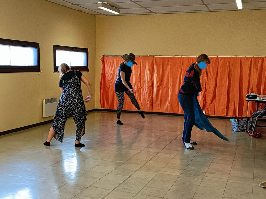 Danse Biodynamique, corps en mouvement, respirer, fluidité, légèreté, ralentir, liberté, se libérer, pause dans ton quotidien, danse, atelier collectif, valencin, saint just chaleyssin, a corps de toi, isère, lyon