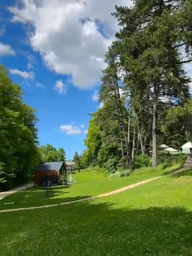refuge insolite en bugey, stage, été, 2027, danse biodynamique, nature, balade, spa, massage, profiter