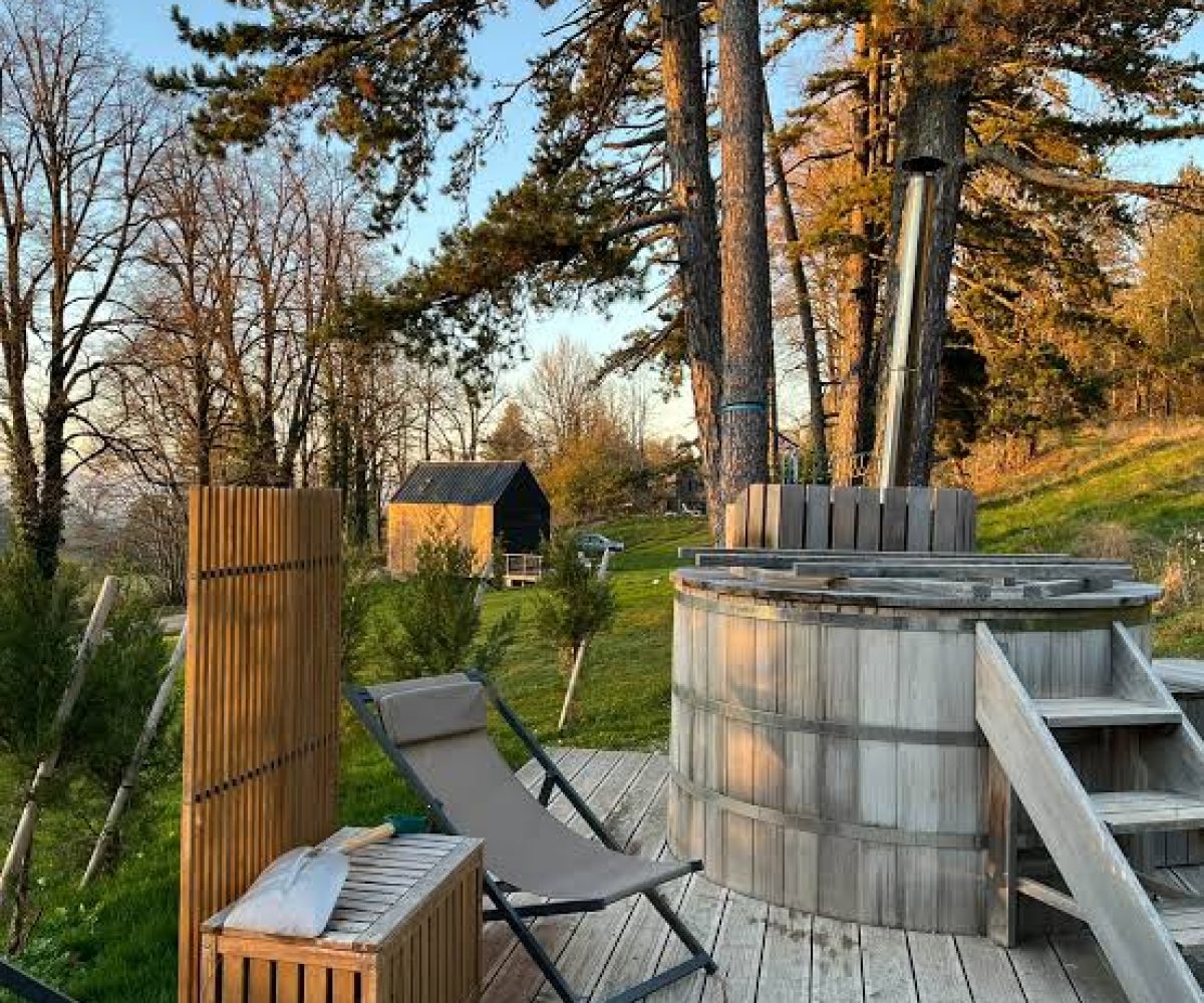refuge insolite en bugey, stage, été, 2027, danse biodynamique, nature, balade, spa, massage, profiter