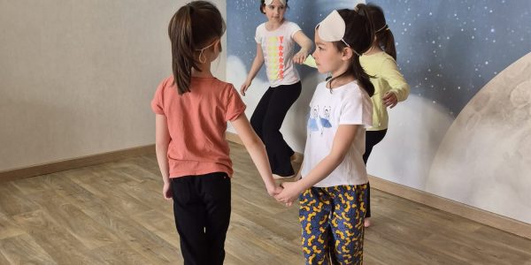 danse biodynamique, atelier enfant, motricité, confiance en soi, joie de bouger, conscience corporelle