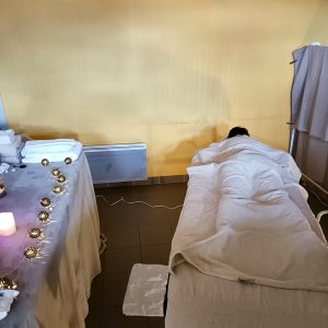 yoga, danse, massage, libre et lumineuse, danse biodynamique, rythme, mélodie, vinyasa, yin yoga, massage, détente profonde, repas gourmand, bien-être