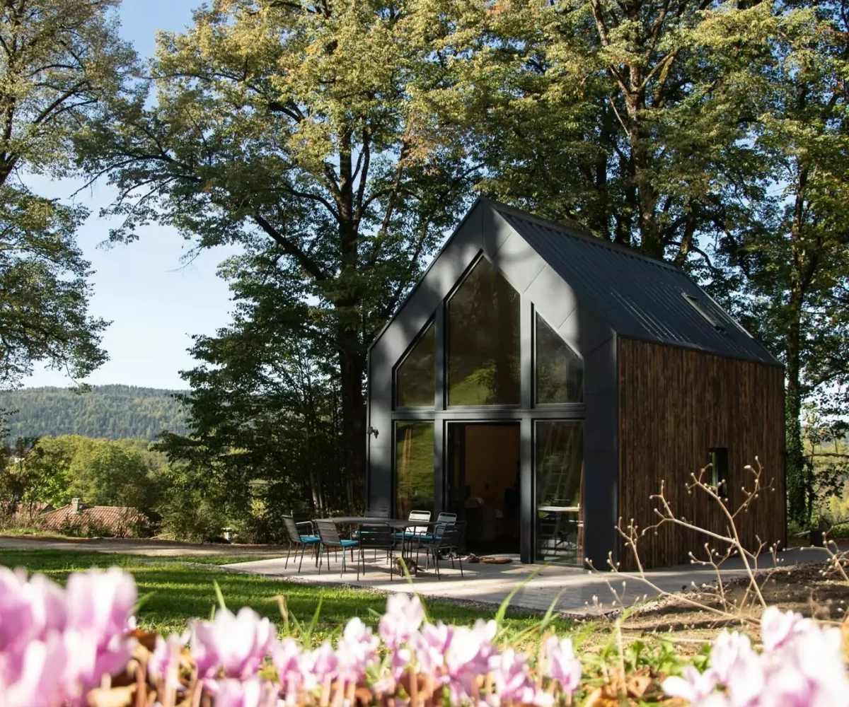 refuge insolite en bugey, stage, été, 2027, danse biodynamique, nature, balade, spa, massage, profiter