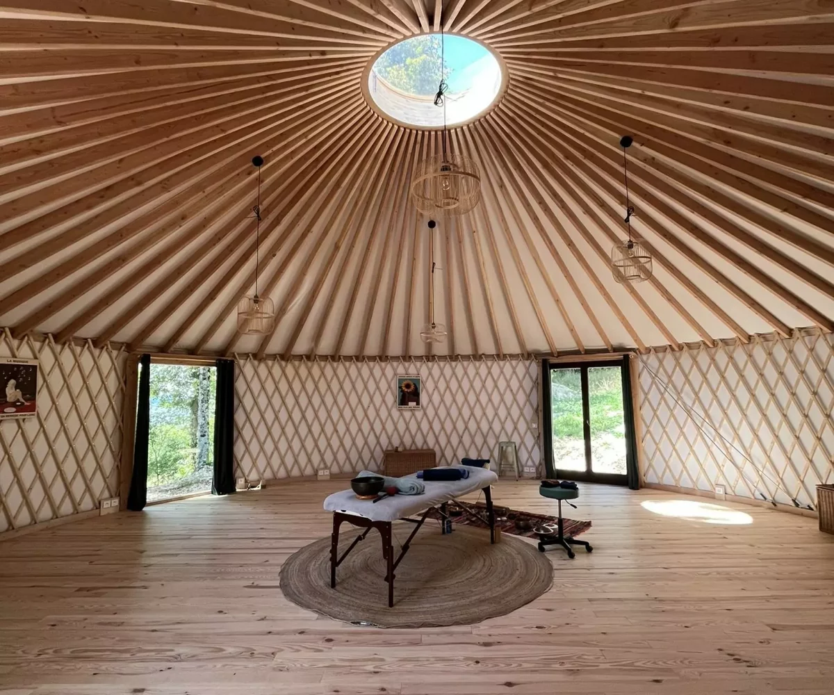 refuge insolite en bugey, stage, été, 2027, danse biodynamique, nature, balade, spa, massage, profiter